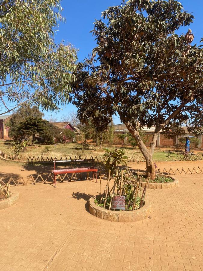 Ferienwohnung Lycee Picot De Cloriviere Dont Les Revenus Financent L'Education Des Eleves Antsirabe Exterior foto