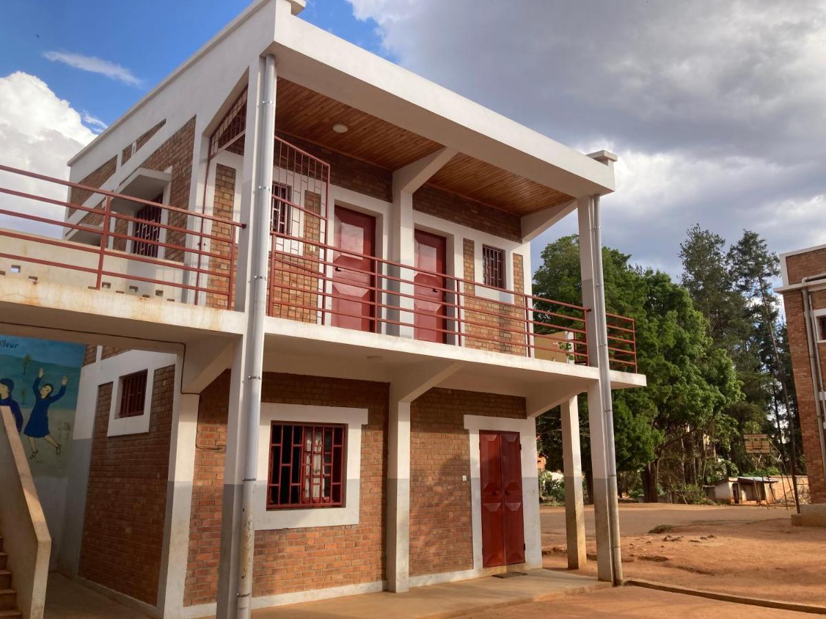Ferienwohnung Lycee Picot De Cloriviere Dont Les Revenus Financent L'Education Des Eleves Antsirabe Exterior foto