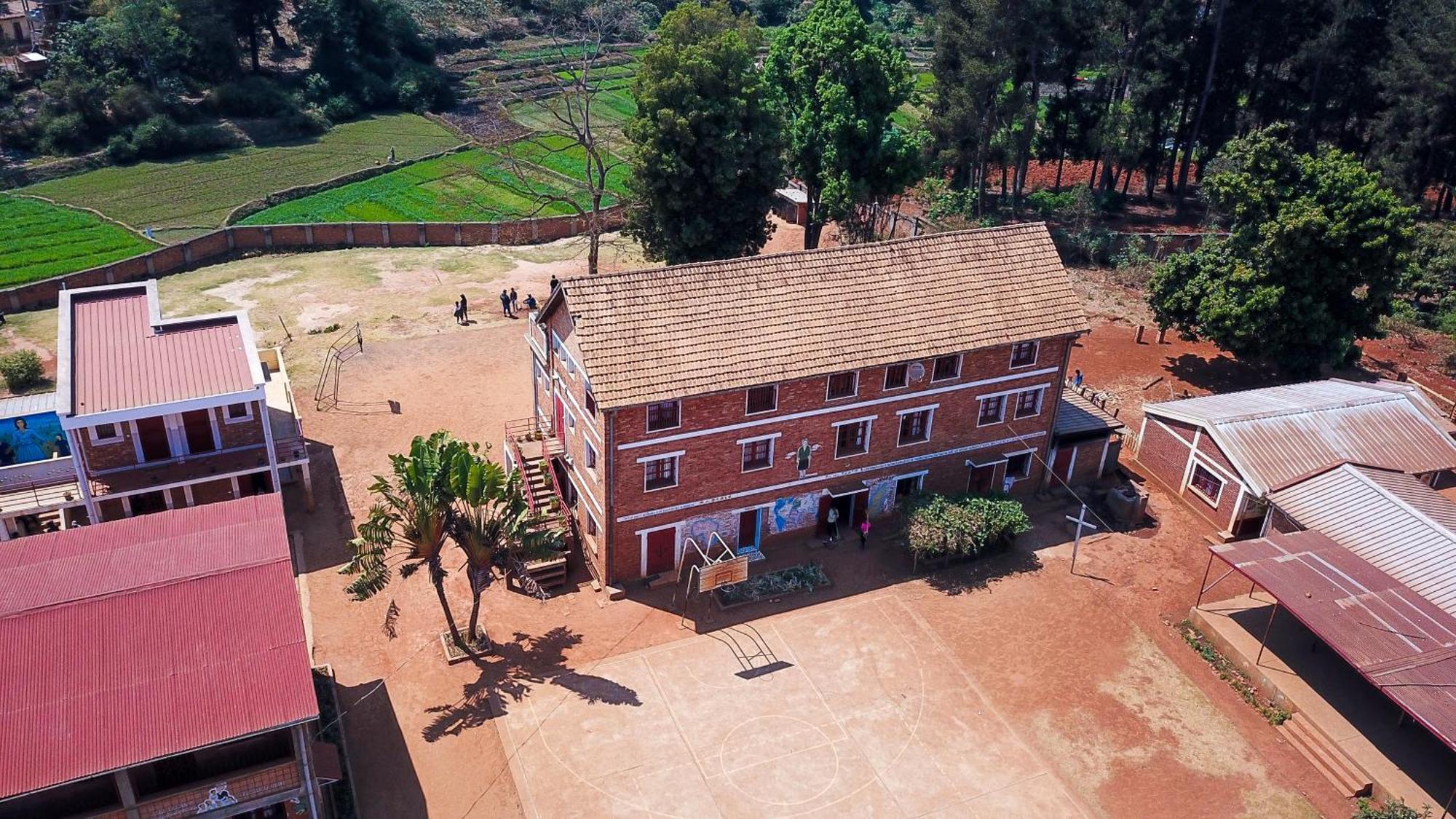 Ferienwohnung Lycee Picot De Cloriviere Dont Les Revenus Financent L'Education Des Eleves Antsirabe Exterior foto